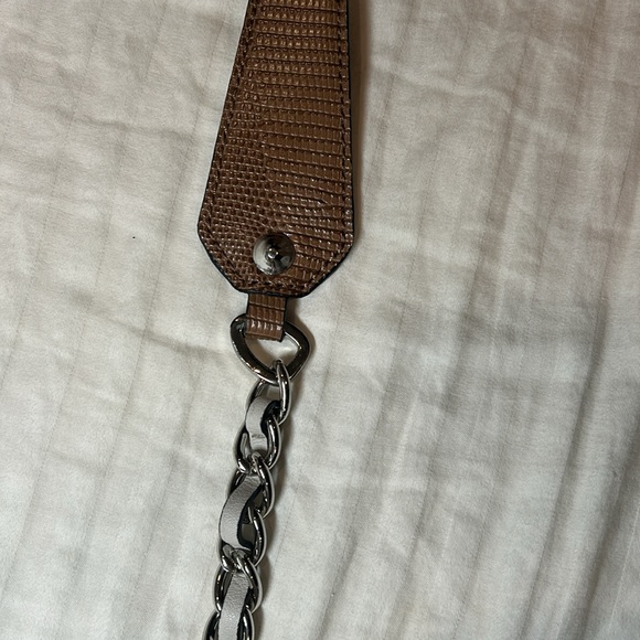 GUESS Purse black with sliver chain - Picture 2 of 13